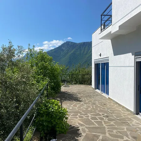 Villa Hoxha Tepelen Tepelene