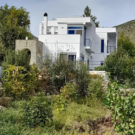 Hoxha Tepelen Villa Tepelene